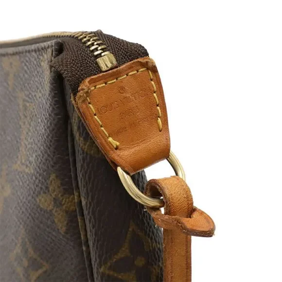 Louis Vuitton Monogram Pochette Accessoires - Picture 6 of 8
